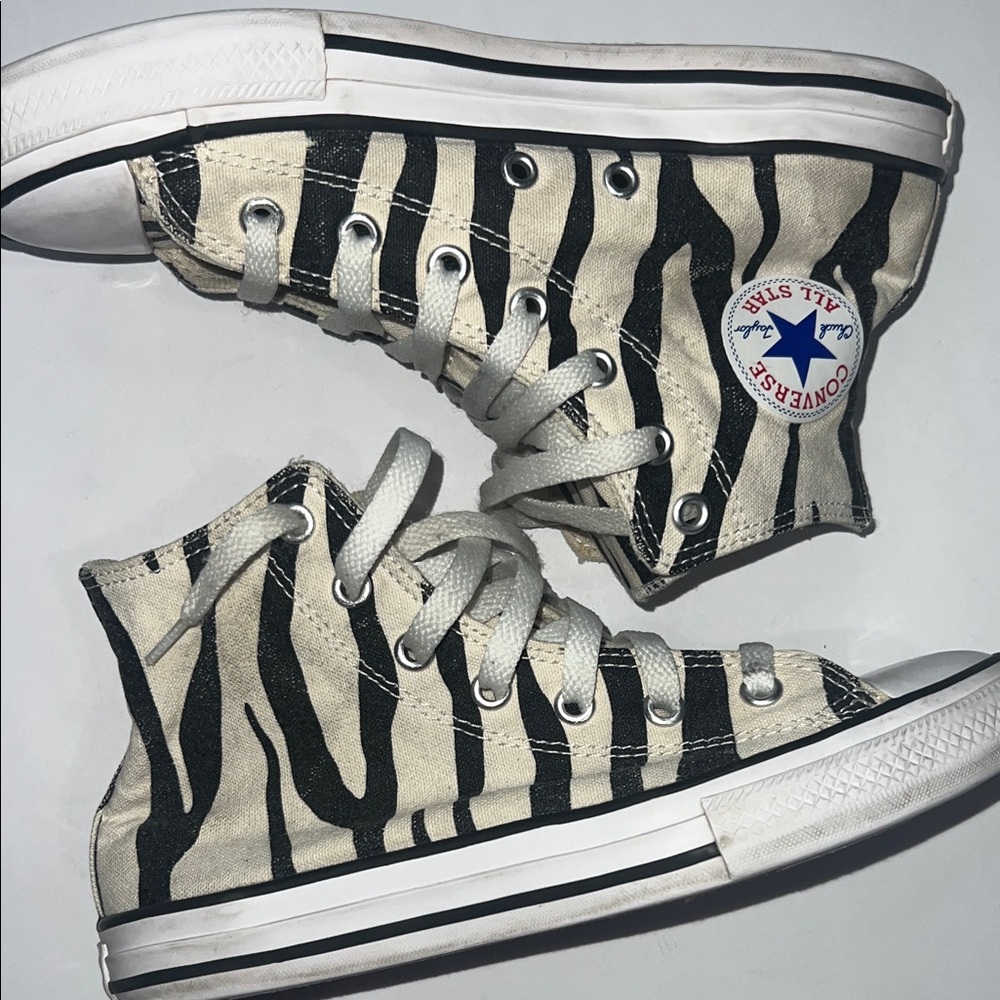 Converse Black and White Zebra Kids Sneakers - Picture 6 of 9